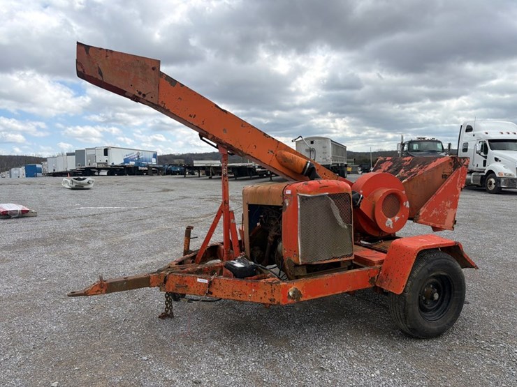 #411-•-whisper-chipper-towable-wood-chipper-image-3