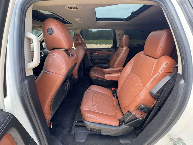 2015-chevrolet-traverse-image-18