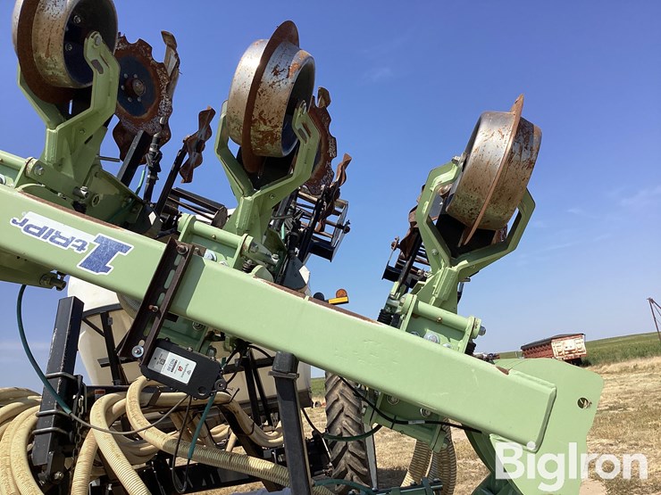 2023-orthman-840-204-12r30-strip-till-machine-w/montag-cart-image-12