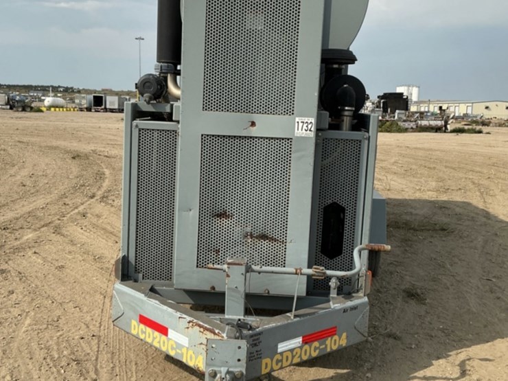 2015-john-deere-4045t-image-2