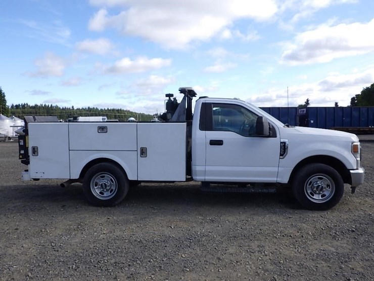 2021-ford-f350-image-4