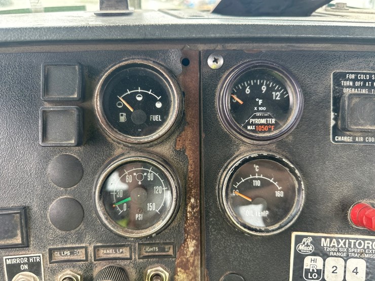 #61467-•-1991-mack-rd360s-day-cab-truck-tractor-image-38