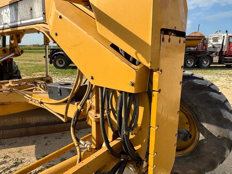 1999-caterpillar-163h-vhp-image-59