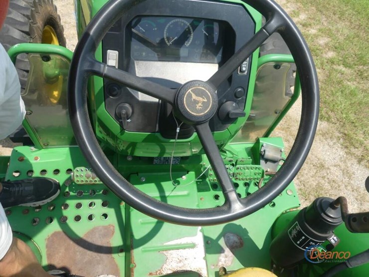 2021-john-deere-5045e-image-1