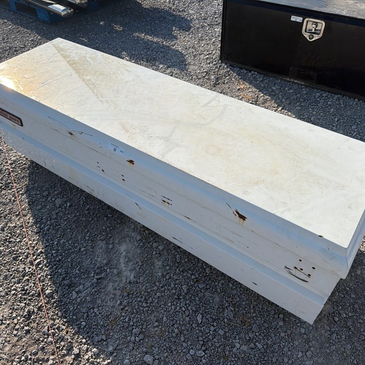 #577 • WEATHERGUARD TRUCK TOOL BOX