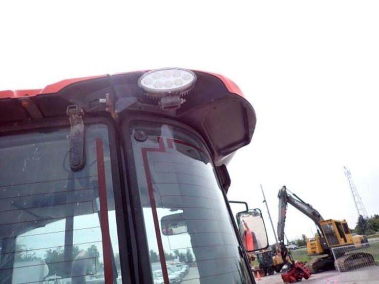 2019-kubota-m4-071-image-42