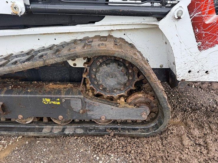 2024-bobcat-t450-image-17