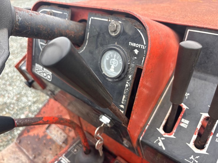 ditch-witch-2200-image-25