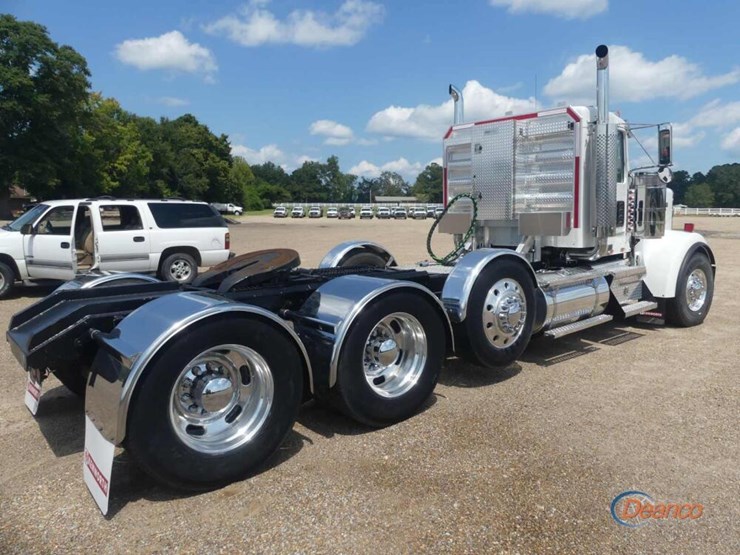 2018-kenworth-w900-image-2