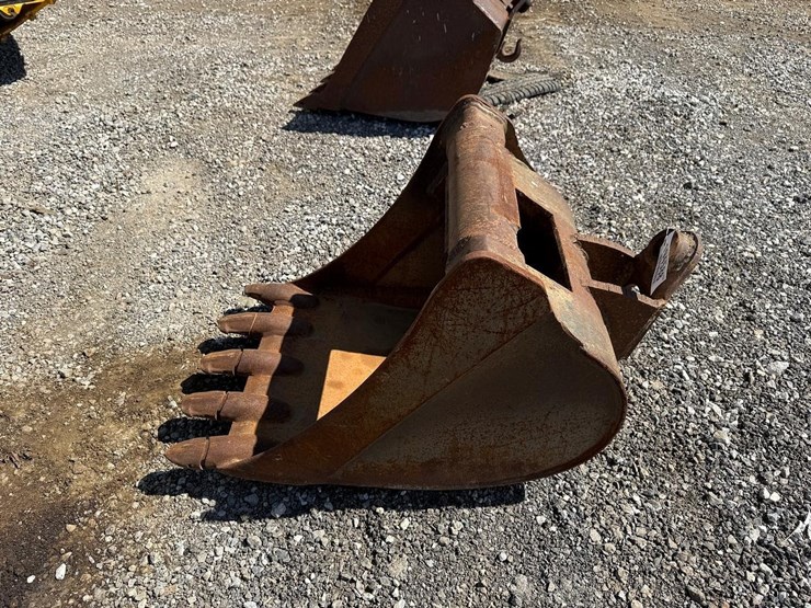 24”-excavator-bucket-image-2