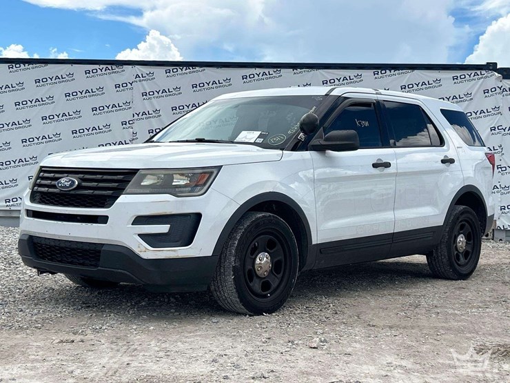 2017-ford-explorer-image-1