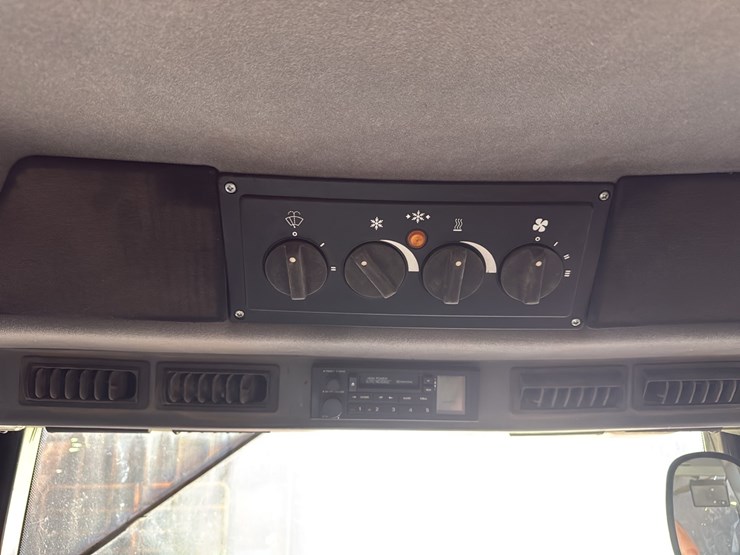 case-ih-5140-image-10