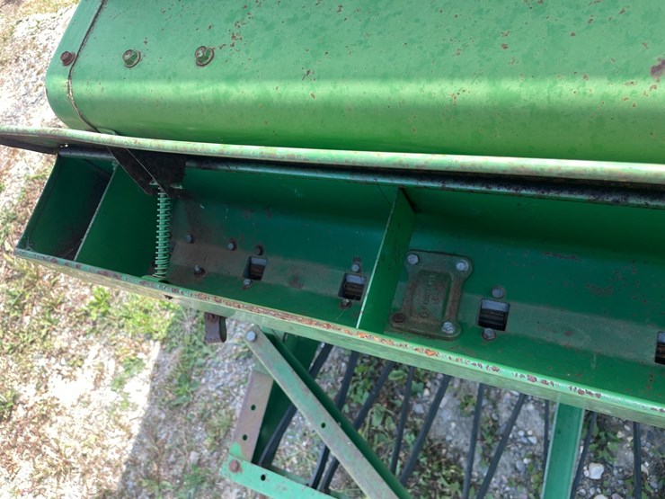 john-deere-450-image-12