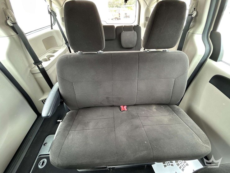 2013-dodge-caravan-image-20