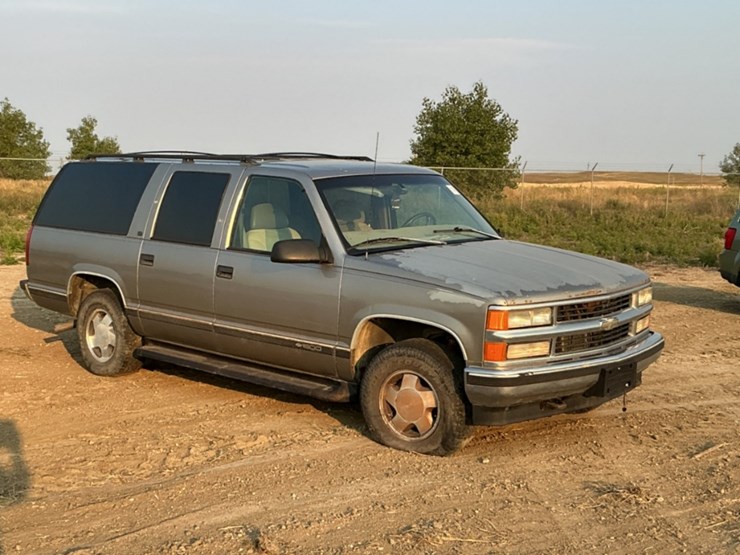 1999-chevrolet-suburban-image-5