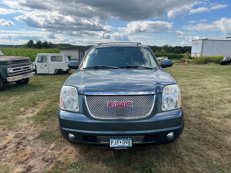 2008-gmc-yukon-denali-image-4