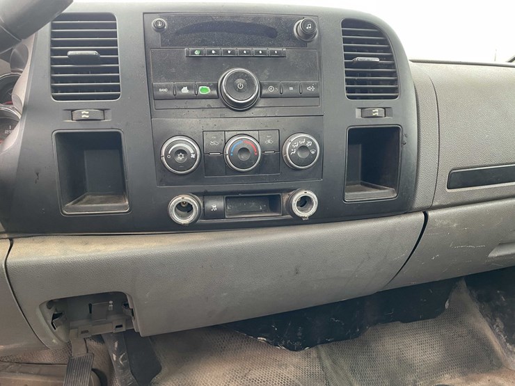 2010-gmc-2500-image-48