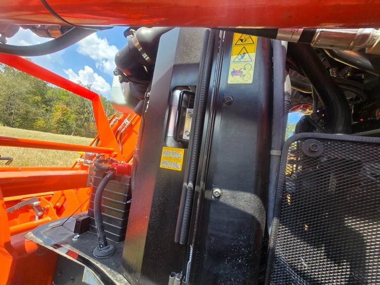 kubota-m6-111-image-32