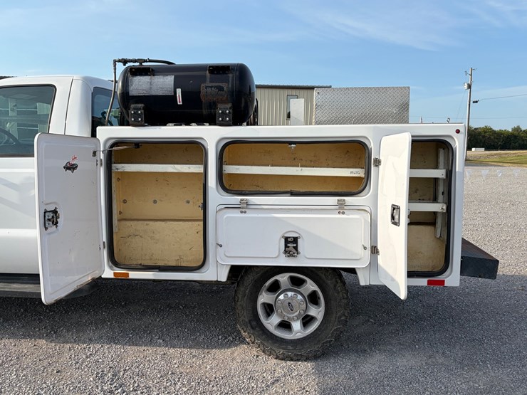 #247-•-2016-ford-xl-f-250-service-truck-image-5