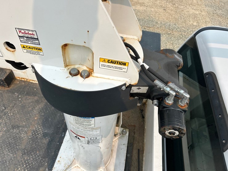 2019-ford-f550-image-40