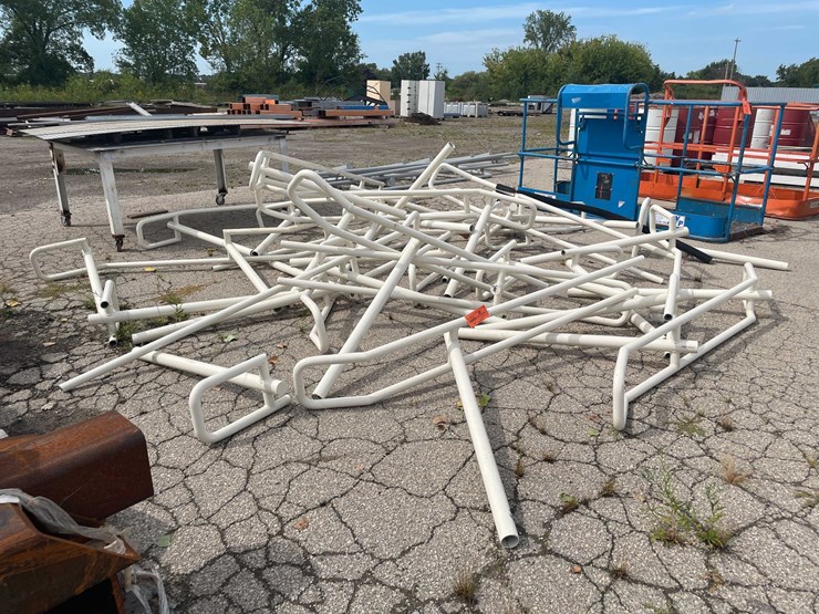 #10621-•-pile-of-aluminum-railings-image-1