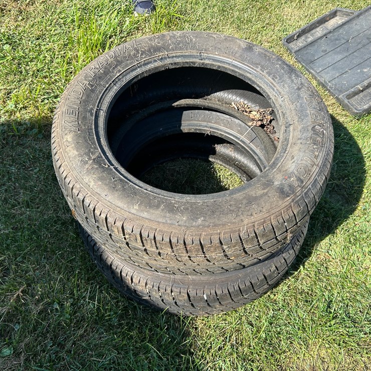 #6286 • (2) Kenetica Tires