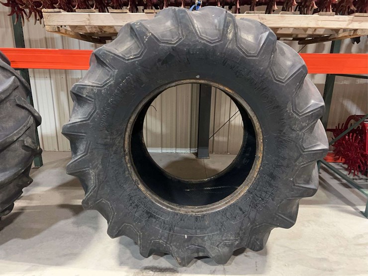 (2)-24.5-32-traction-tires-image-2