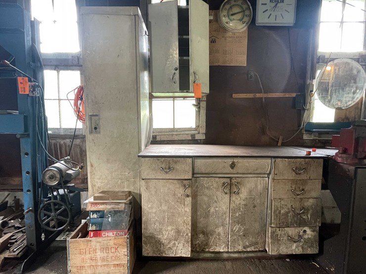 #1680-•-(3)-cabinets-and-contents-image-1