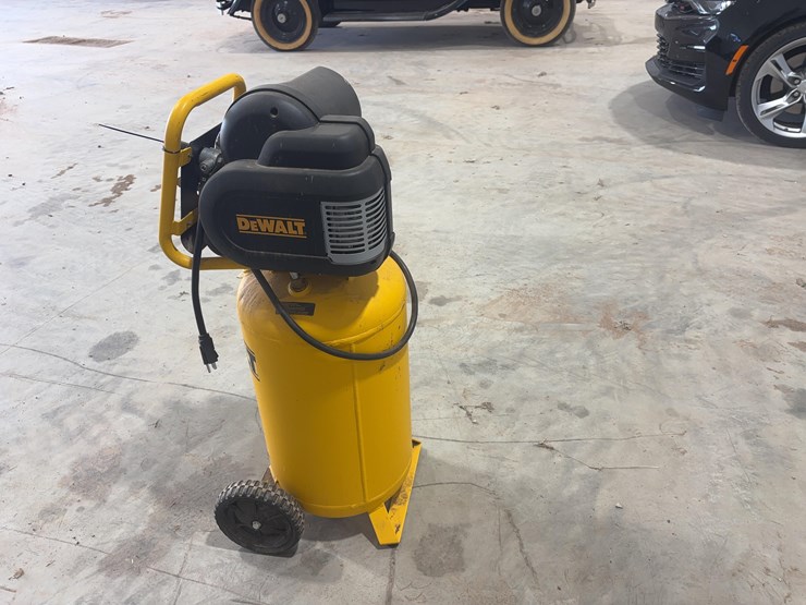 dewalt-air-compressor-image-4