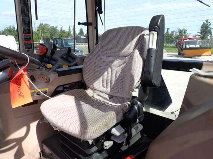 2009-kubota-m135x-image-12