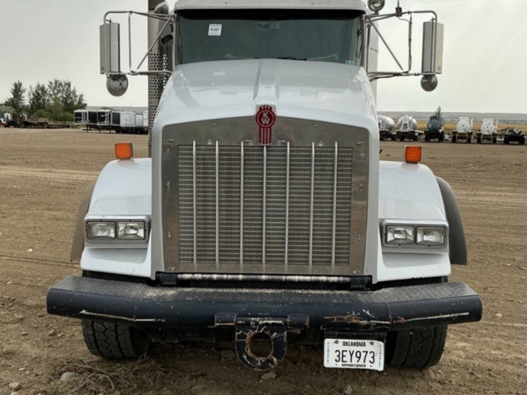2012-kenworth-t800-image-2