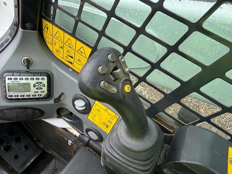 2023-bobcat-t770-image-24