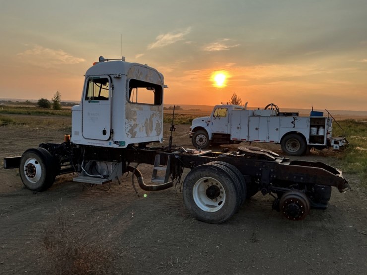 2003-peterbilt-378-image-8
