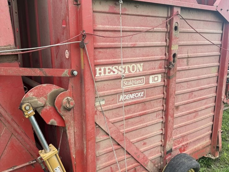 #115-•-hesston-stak-hand-10-stacker-image-2