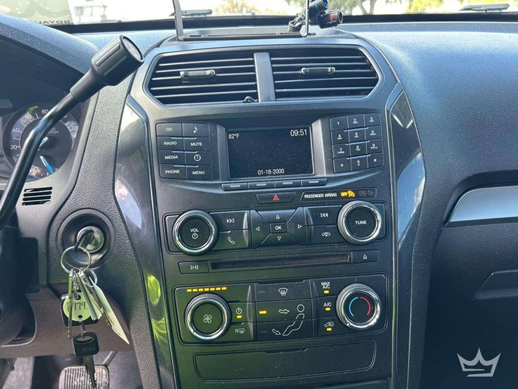 2017-ford-explorer-image-14