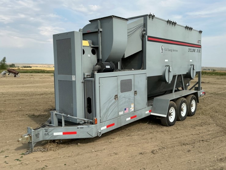 2015-john-deere-4045t-image-1