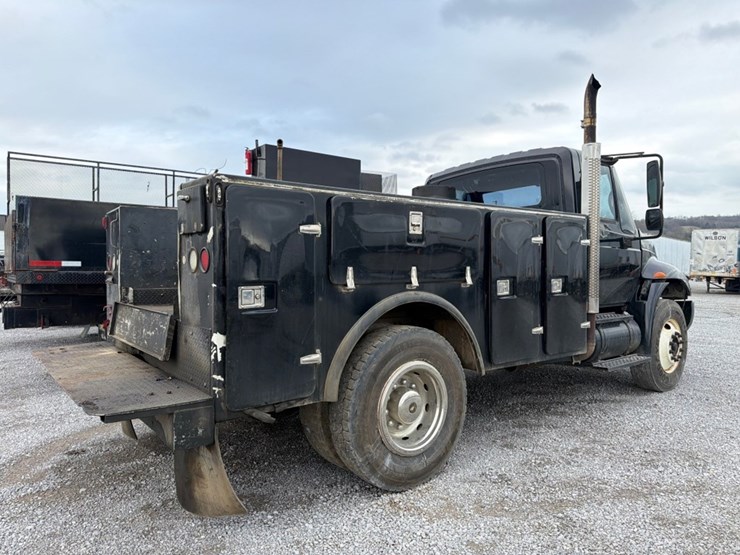 2005-international-durastar-4200-image-3