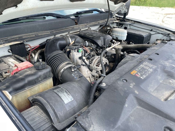 2010-gmc-sierra-2500-image-8