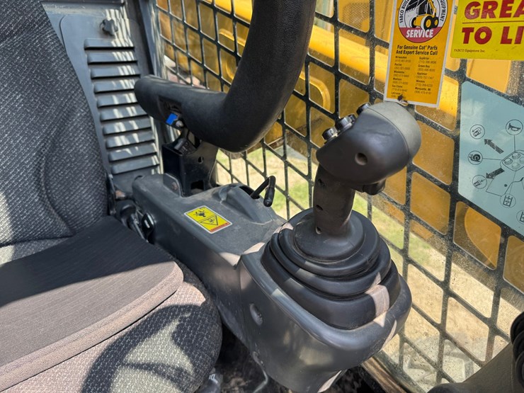 caterpillar-242d-image-34