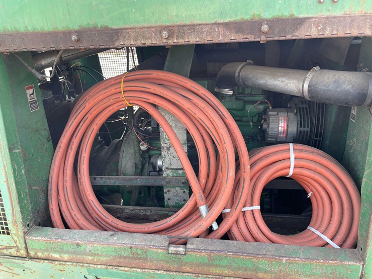 #10537-•-sullair-portable-air-compressor-image-23