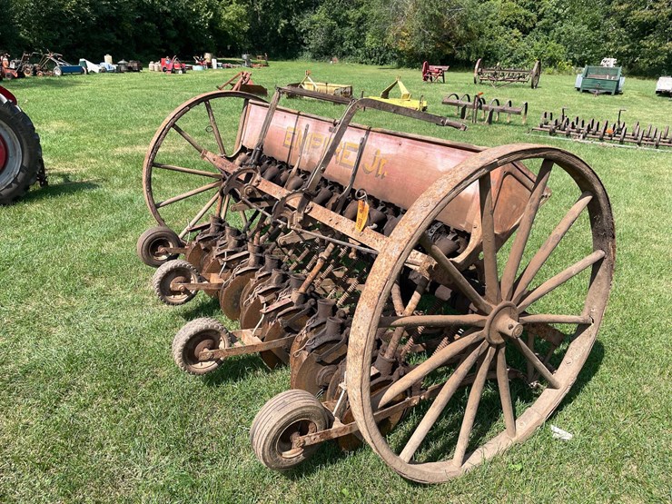#1626-•-vintage-empire-jr.-grain-drill-image-7