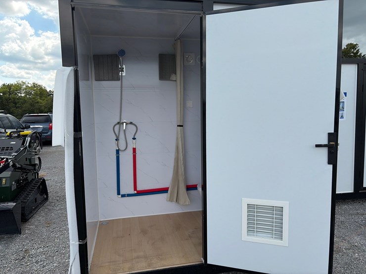 #180-•-mobile-toilet-w/-shower-image-10