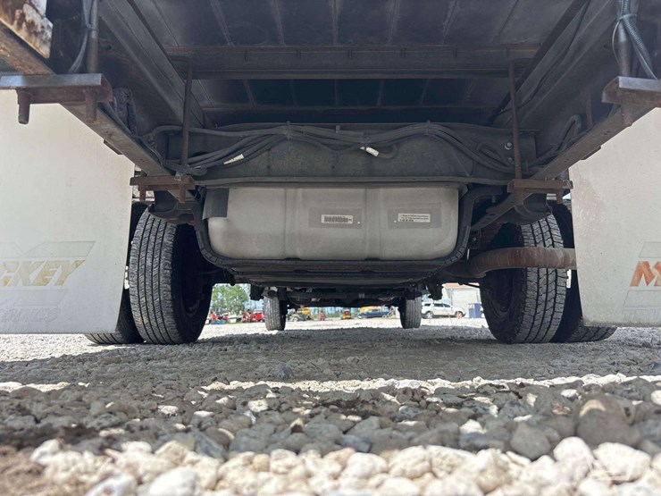 2014-ford-e450-image-31