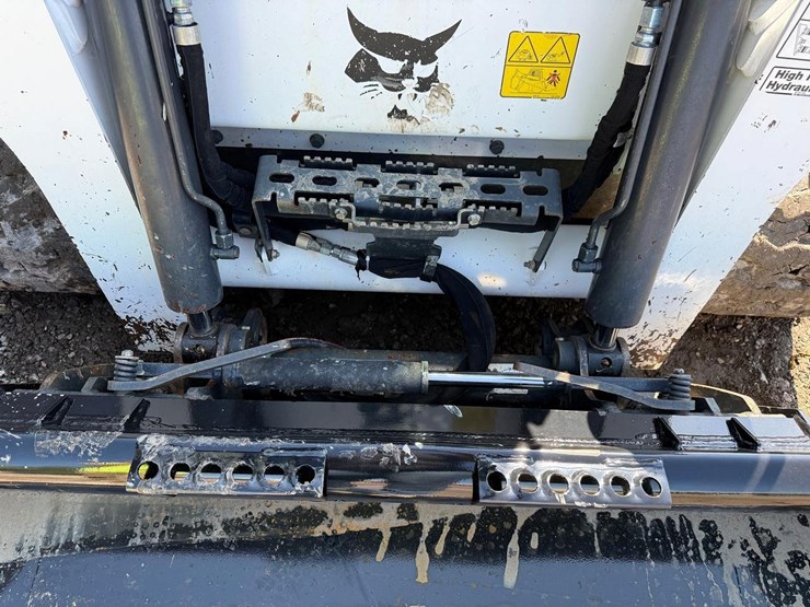 2023-bobcat-t770-image-10
