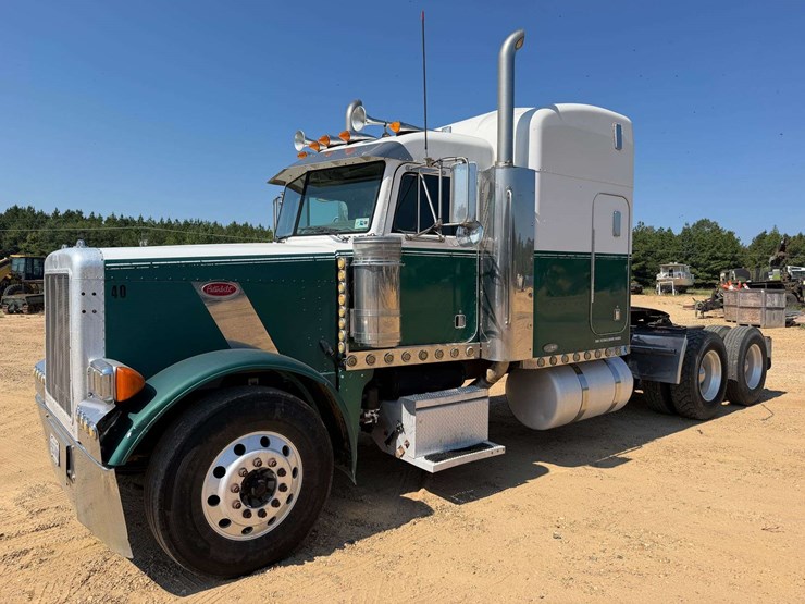 2005-peterbilt-379-image-1