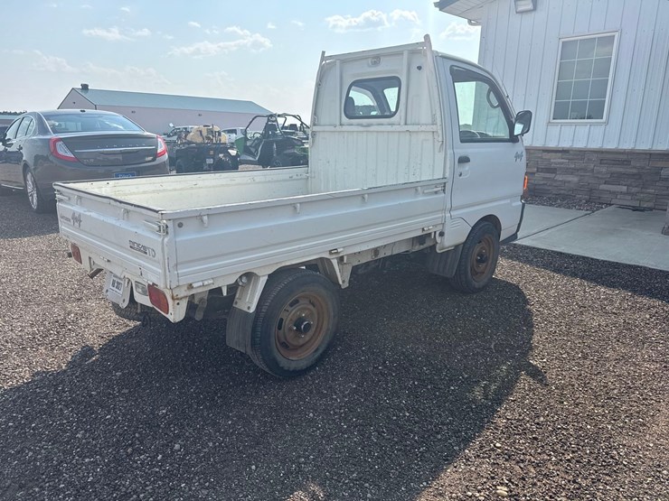 1997-mitsubishi-multi-purpose-vehicle-image-5