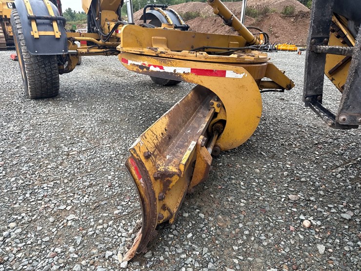 caterpillar-160m-awd-image-98