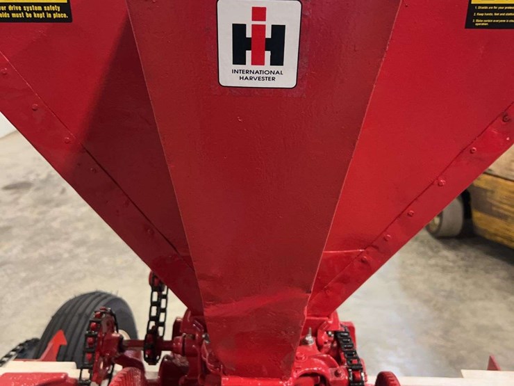 international-end-gate-seeder-image-18