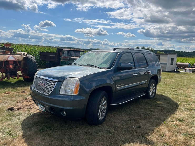 2008-gmc-yukon-denali-image-1