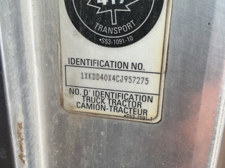 2012-kenworth-t800-image-22